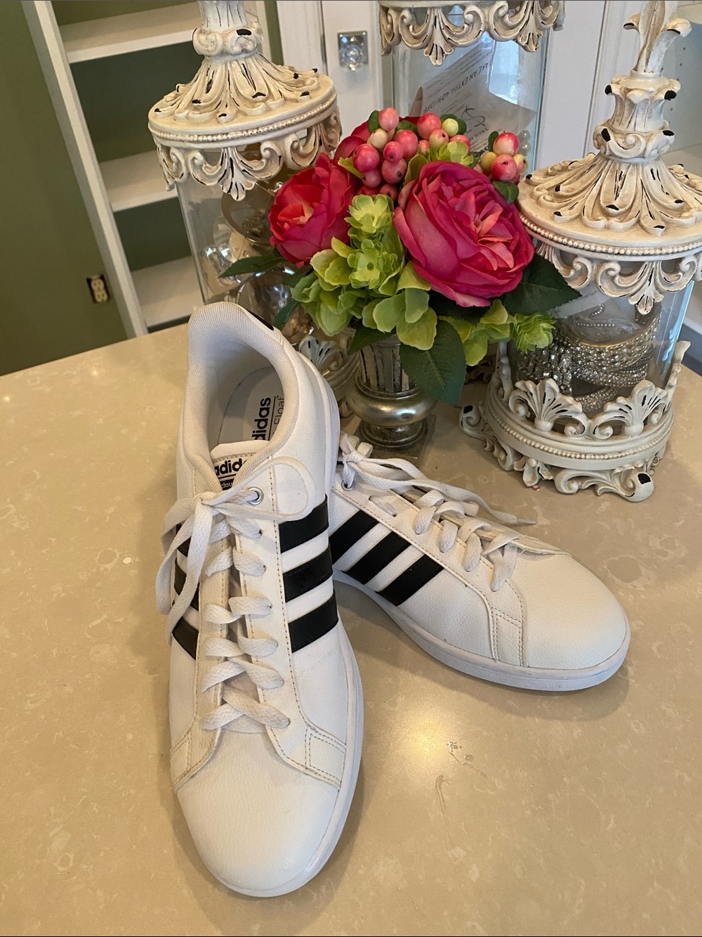 Men’s Adidas tennis shoes